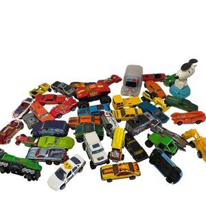 Vintage Hot Wheels Matchbox Die Cast Toy Car 38 Collection Snoopy Figure